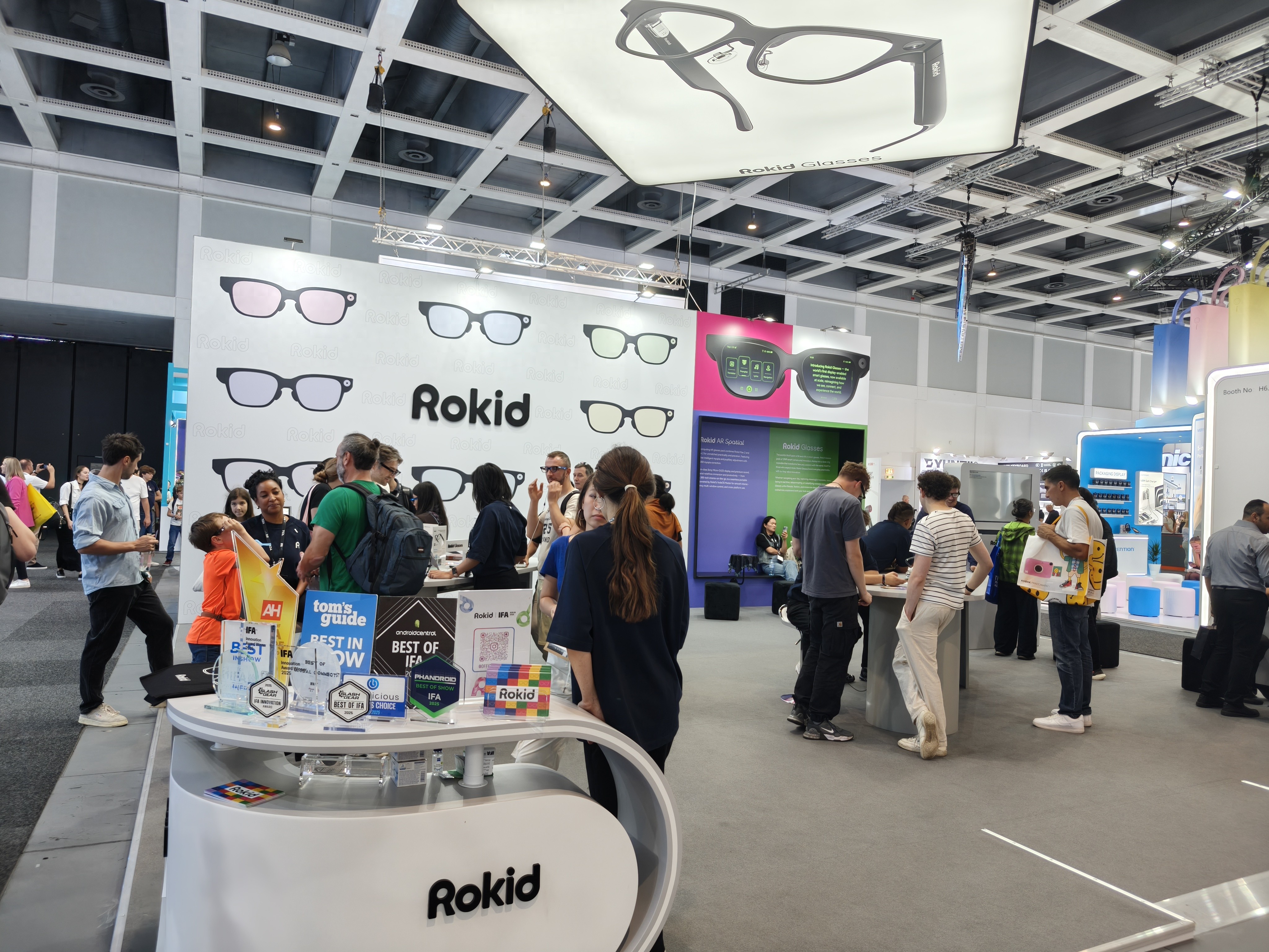 智能眼镜狂卷IFA:AR交互成标配,产品“做减法”迎质变时刻