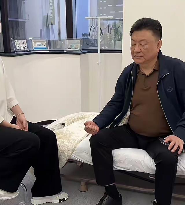 曝王宁身体不佳!金龟子带他日本做血净,画面曝光,一切早有端倪