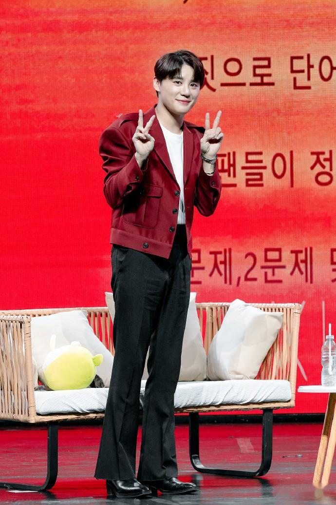 韩媒表示在全智贤新剧辱华后,韩星金俊秀,成功在中国举办见面会