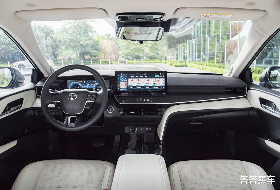 凯美瑞2.5L智驾版上市 综合权益后的售价为16.98万