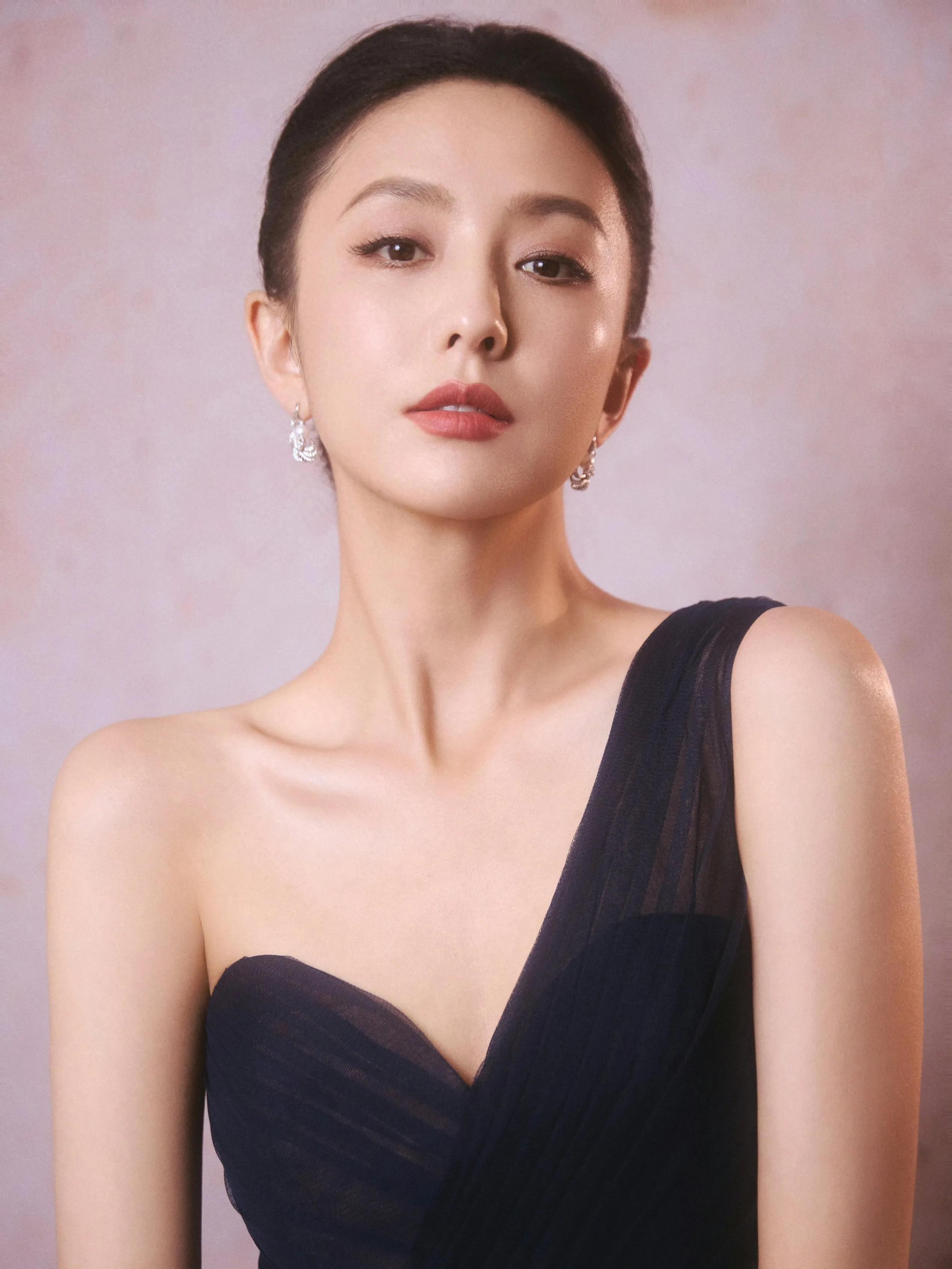 佟丽娅性感图片