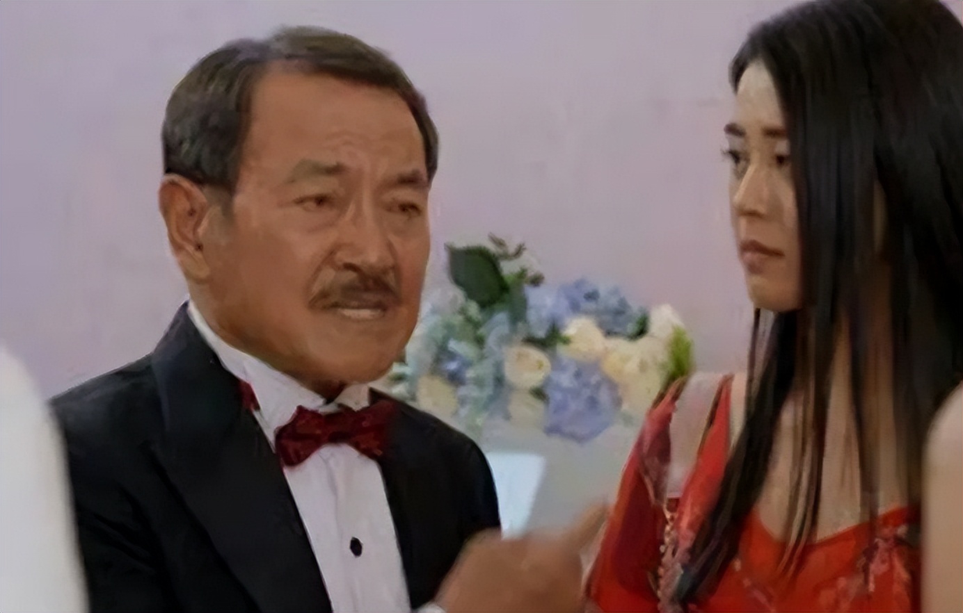 前TVB女星东莞切西瓜：不演小三改当打工人，啃边角料比等通告香