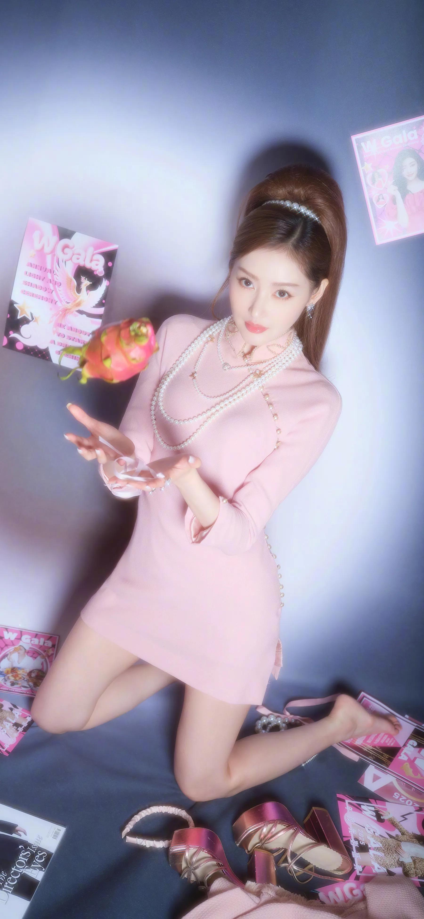 张天爱芭比粉短裙壁纸