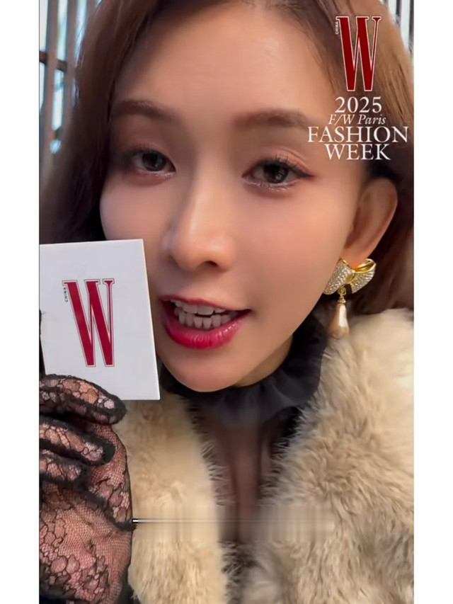 林志玲晒居家健身照,穿瑜伽服秀极致臀腰比,活得像30岁一样娇俏