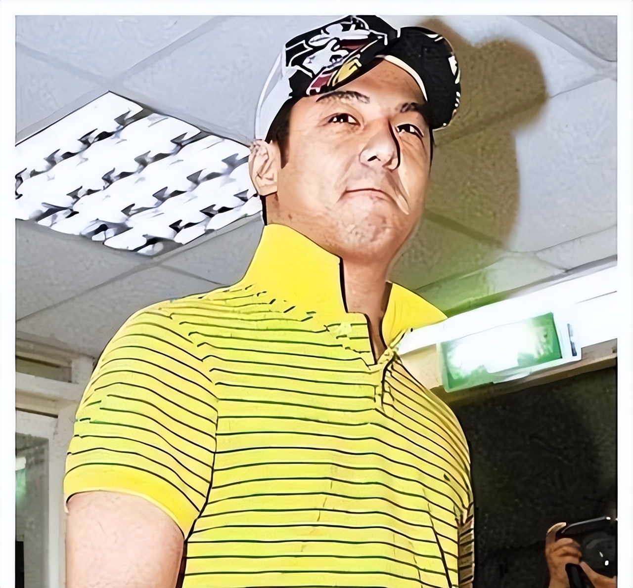 原来他是贾静雯富豪前夫！婚内出轨家暴，如今娶小8岁模特很甜蜜