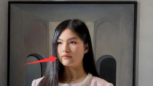 偶遇李湘带女儿买车，王诗龄个高小腿粗壮，嘴唇外翻小胡子明显