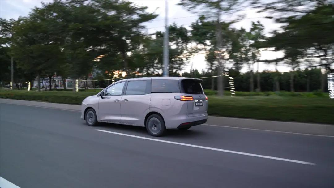 10万出头的插混MPV，靠谱吗？