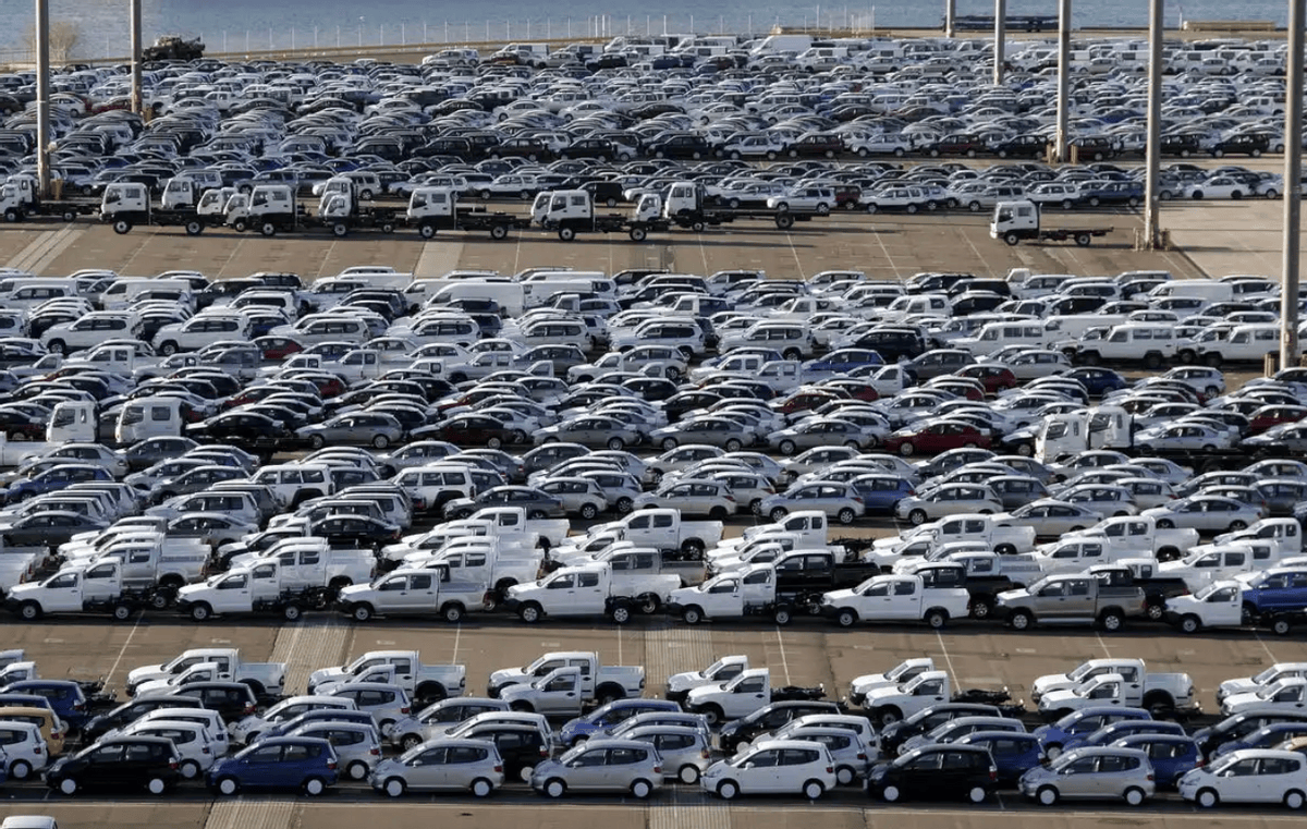 我有个解决库存车的办法，给没车的人增加工资，让他们也买得起车