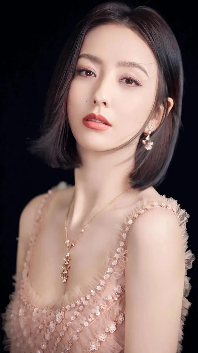 佟丽娅:星光璀璨,魅力四射