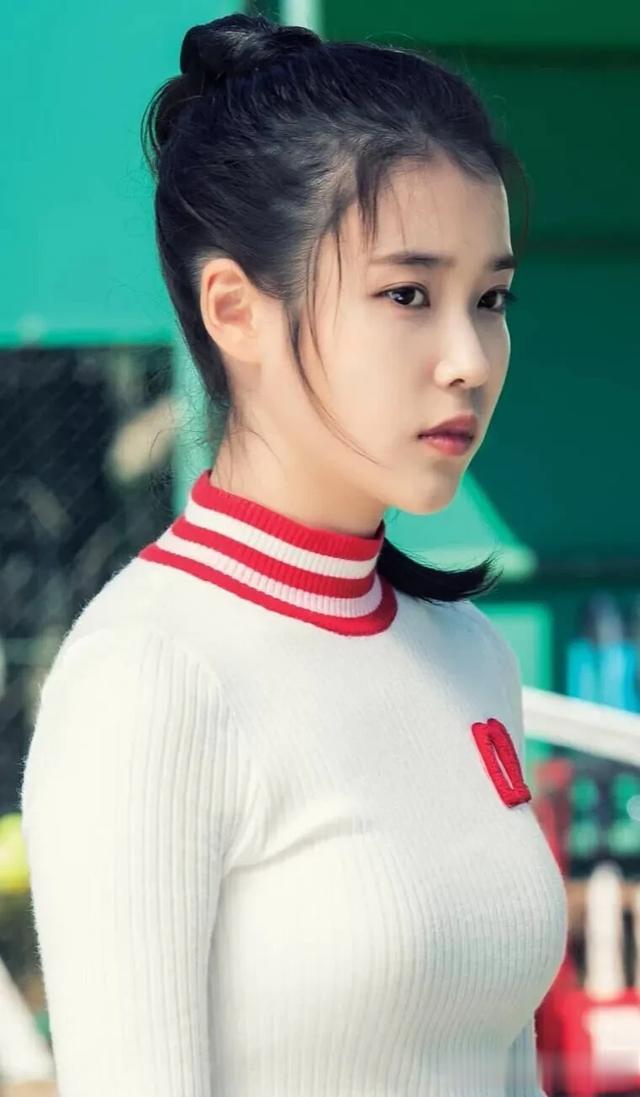 女神IU李知恩:娇小身材，绝美面容，深受韩国粉丝们的喜爱