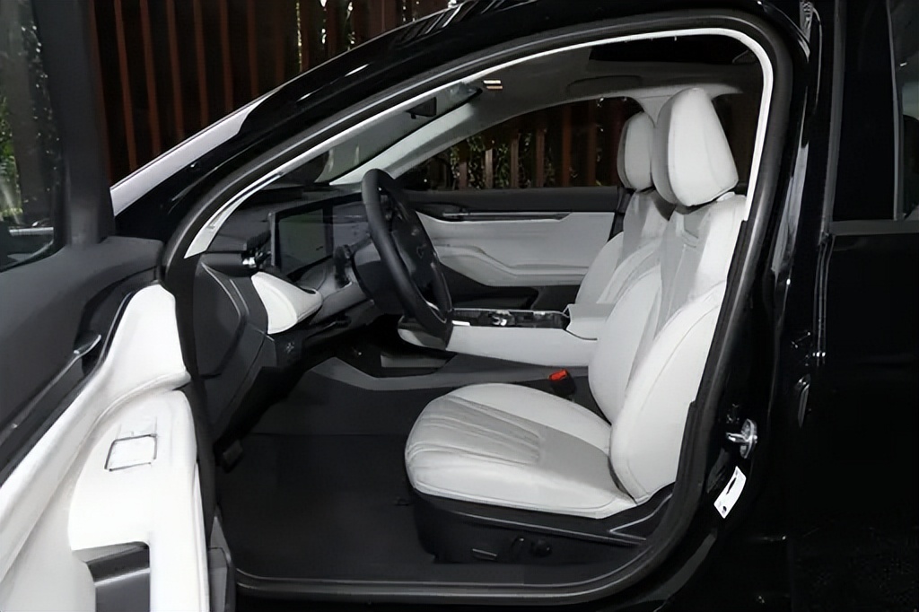 15万级B级车开始重新洗牌！动力对标帕萨特，空间还更大？