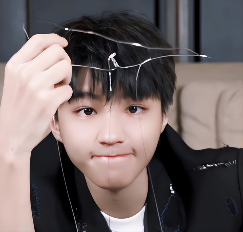 官媒发文，王俊凯再破天花板，让王源易烊千玺和整个娱乐圈沉默了