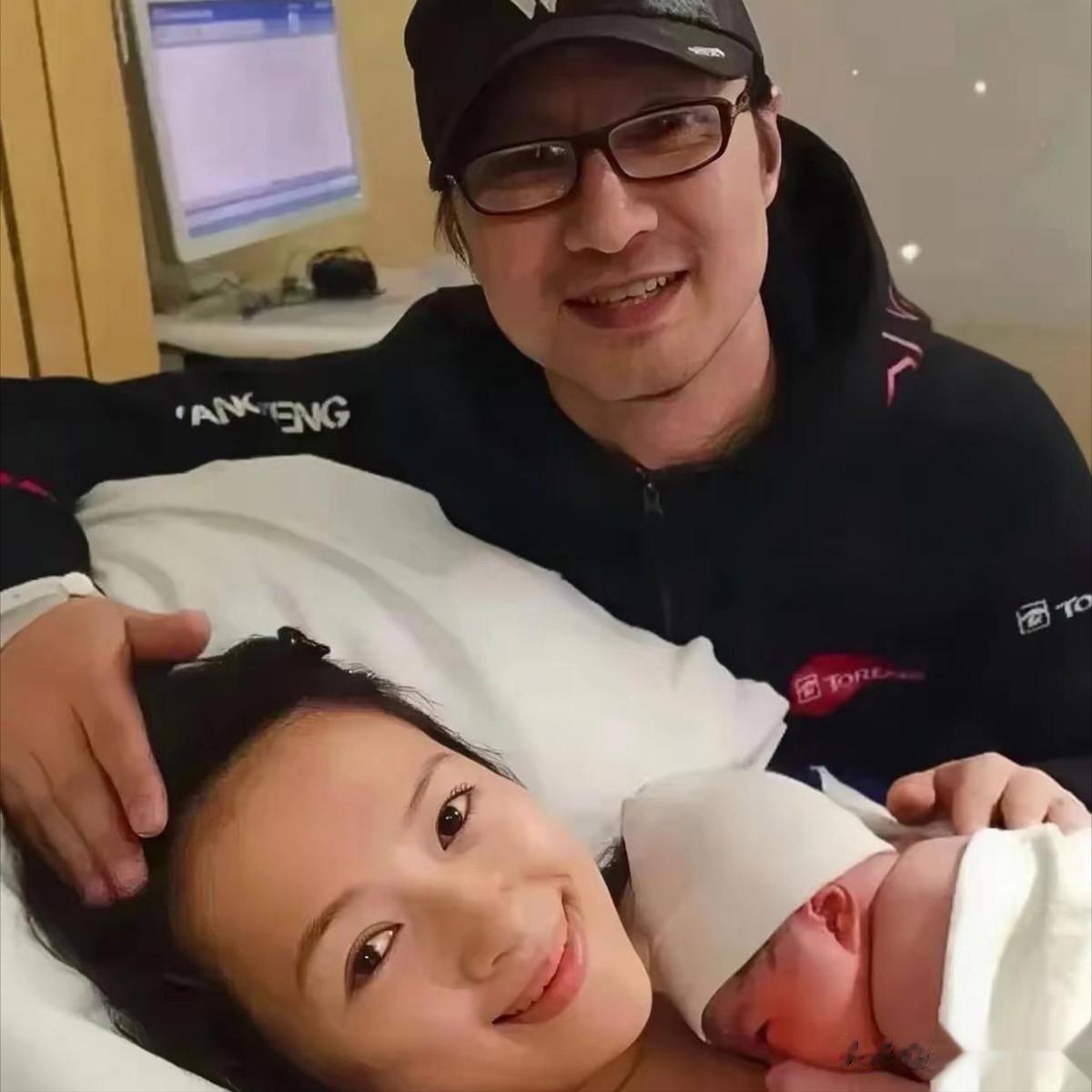 章子怡没想到,由前夫汪峰抚养的9岁女儿,如今成了她的“救赎”