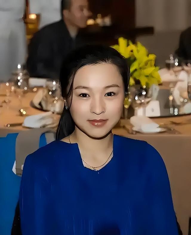 她不愿意被潜规则,出道25年却没人说的出她名字,如今47岁仍未婚