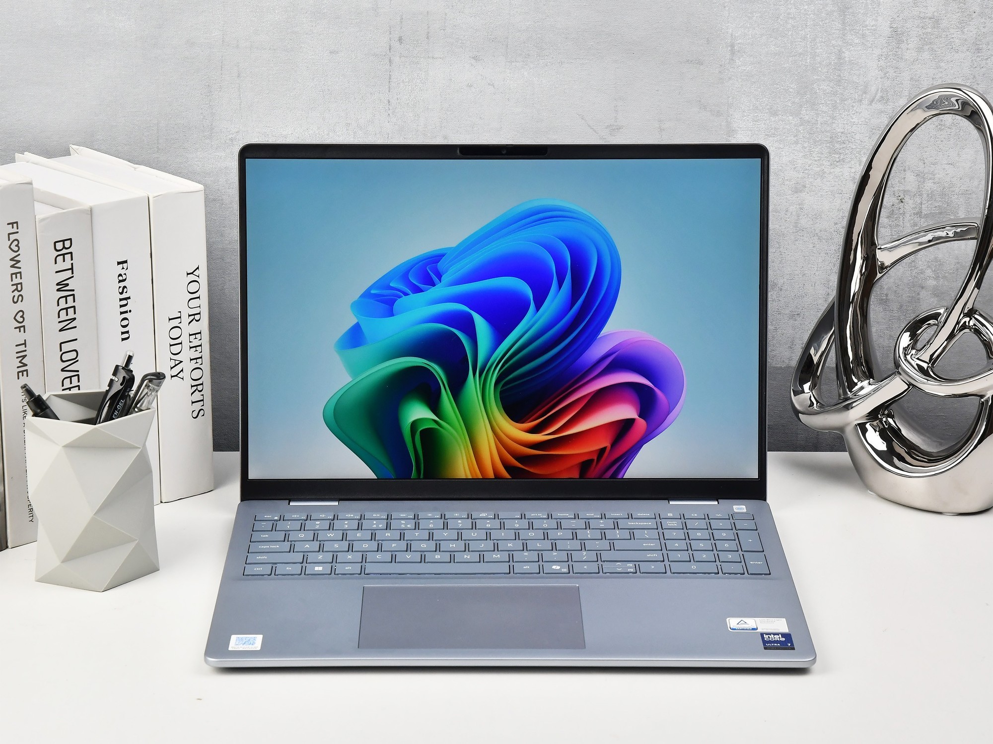 16英寸超薄+17小時續航！體驗戴爾16 Plus