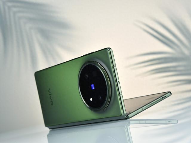 vivo X Fold5領銜，超輕薄大折疊手機盤點