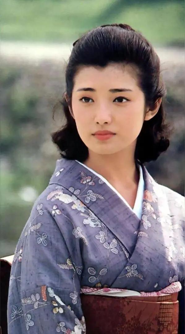 美图欣赏：山口百惠