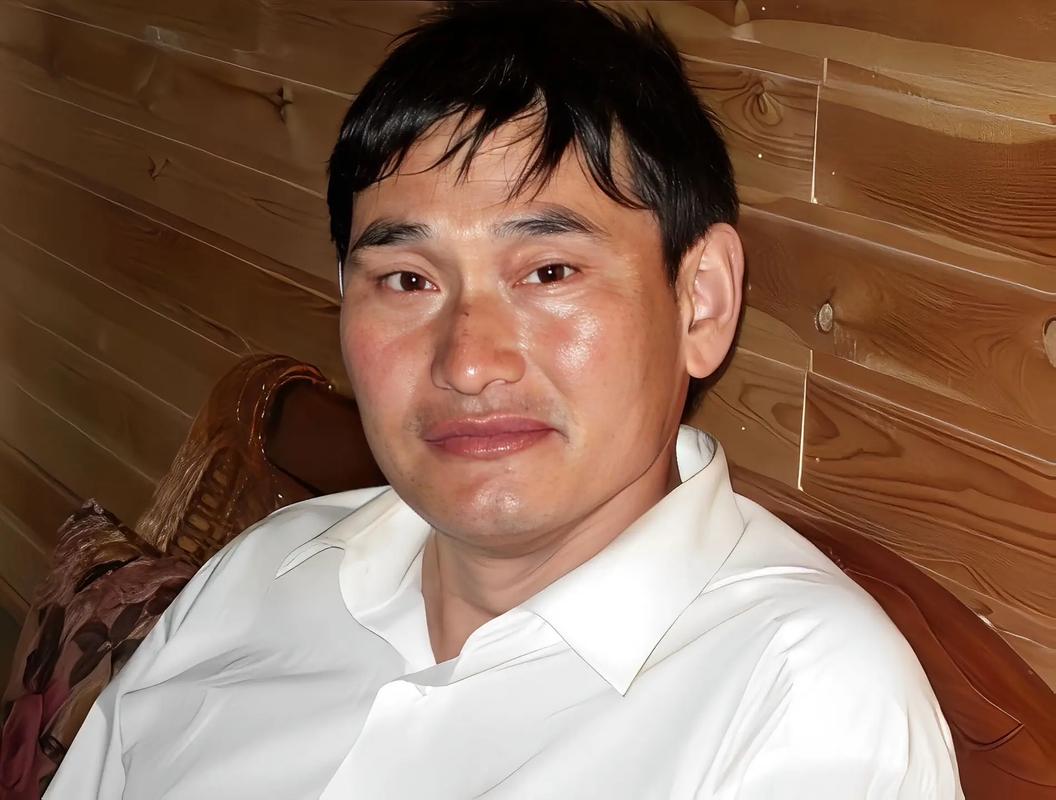 演都不演了?被央视点名仅3天,周深走上大衣哥老路,韩红没说谎