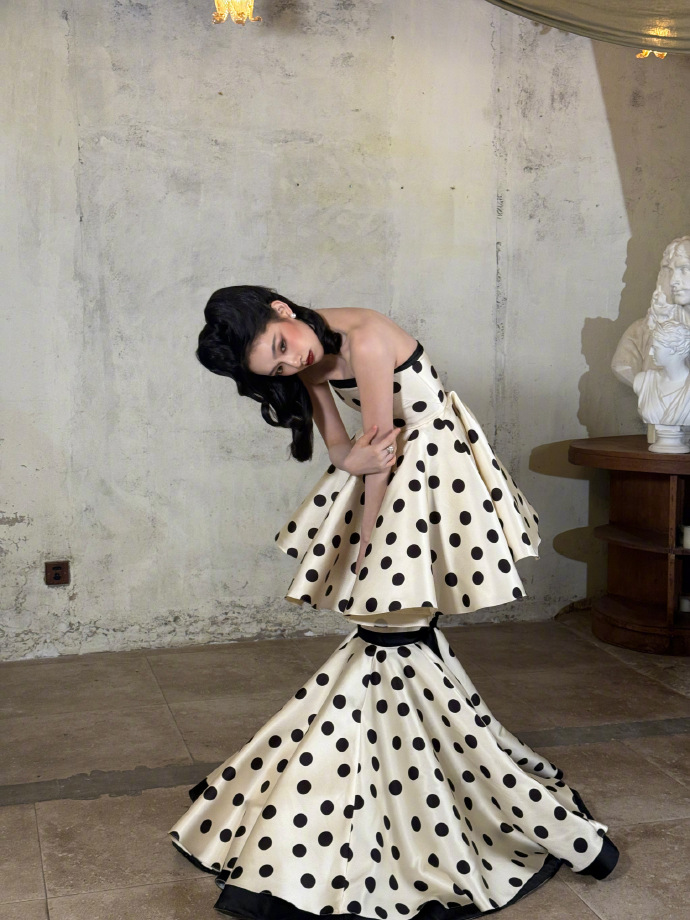 林允的角色和本人同频感太妙了！年代感拉满 + 自带闪光点，爱惨了