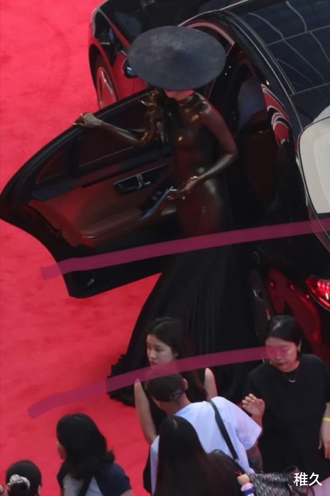 迪丽热巴大光明盘发鲨疯！极简头型美到失语