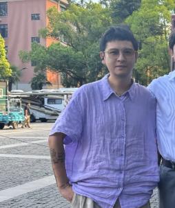 白百何内涵王传君后现身！面无血色看着憔悴，17岁儿子长得像前夫