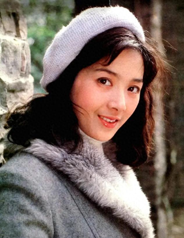 她因流氓案“逃往”美国,39年后,郭德纲说的话终于应验