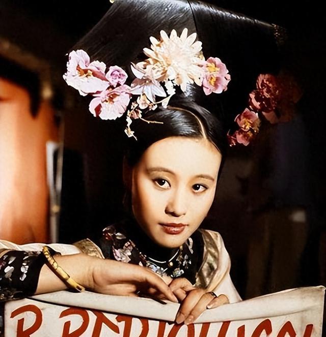 邬君梅:被日本巨星抛弃,9次试管未育,嫁给美国人被宠成公主