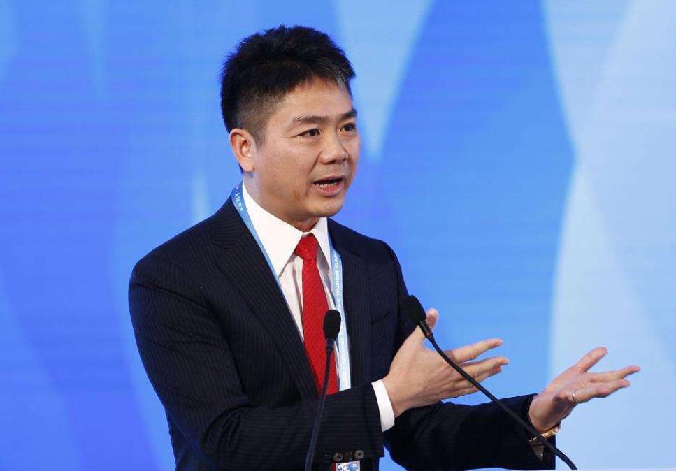 章泽天也没想到，51岁老公刘强东再破天花板，让整个欧洲刮目相看