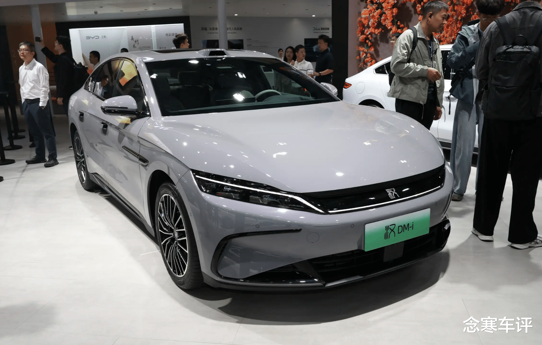 终于抛弃1.4T！全新迈腾PHEV动力升级，纯电续航提升至127公里