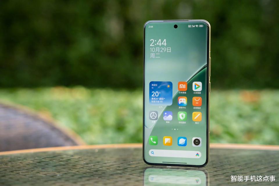 小米16系列鏡頭模組被確認：左上角嵌入+家族矩陣，副屏已在測試