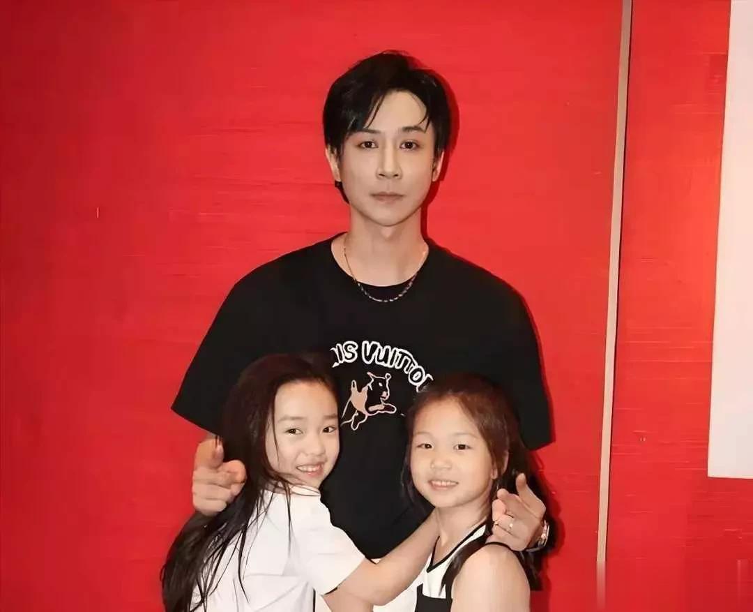 董璇新男友奇葩行为又翻车！手里连两千块钱都没，喝杯奶茶都要AA