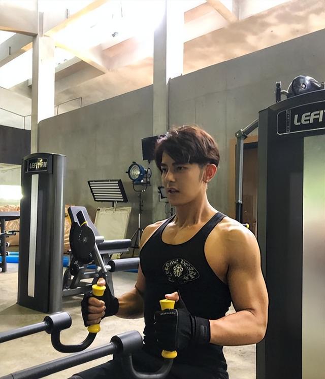 自曝当第三者,现透露未婚原因,不婚不爱的他已经走上了另一条路