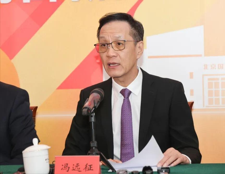 央媒对冯远征的称呼变了,两字之差释放强烈信号,濮存昕说对了