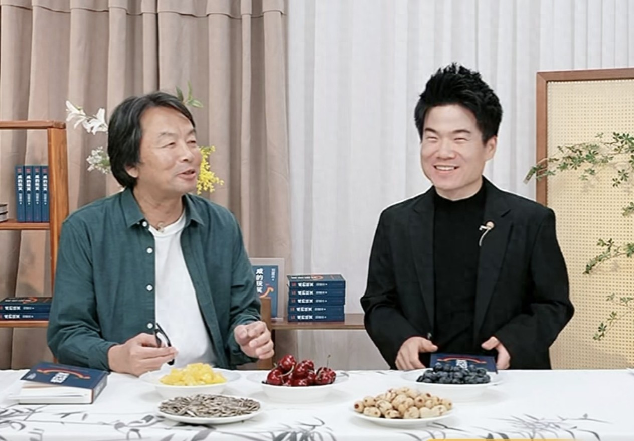 董宇辉和刘震云深度对话2小时，新书热卖6万本，彰显文化带货能力