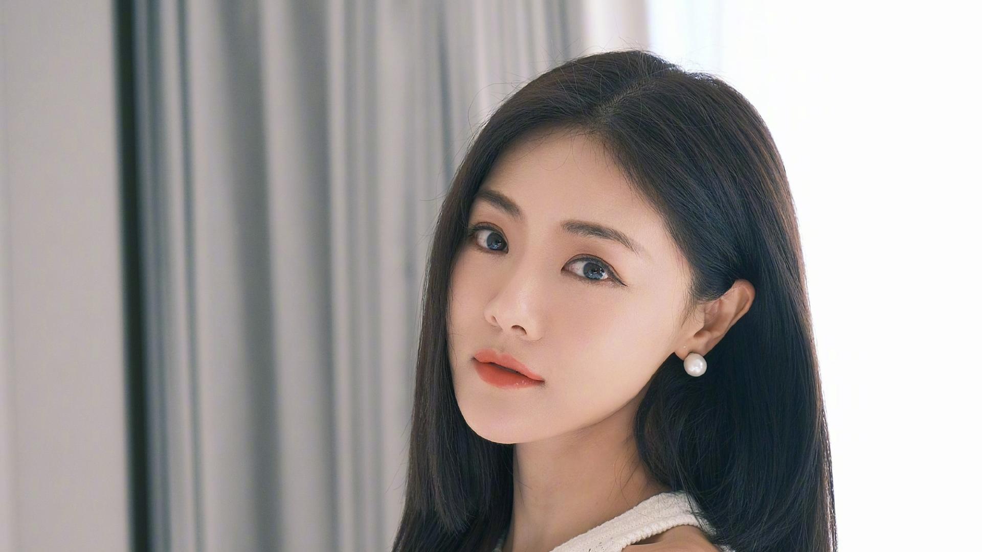 邓家佳气质可太好了