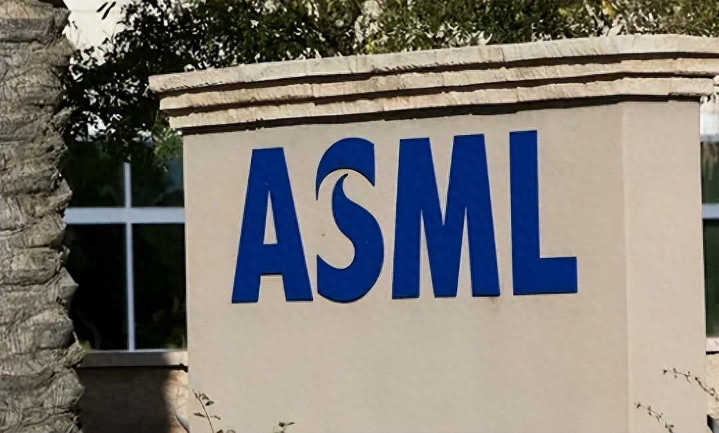 讓我們造不出芯片？荷蘭突然宣布，外媒：這是要逼死ASML