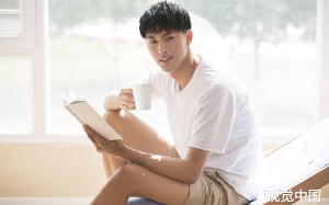 双青梅听信假少爷的话冷落我，1周后我留下证据回豪门，她俩崩溃