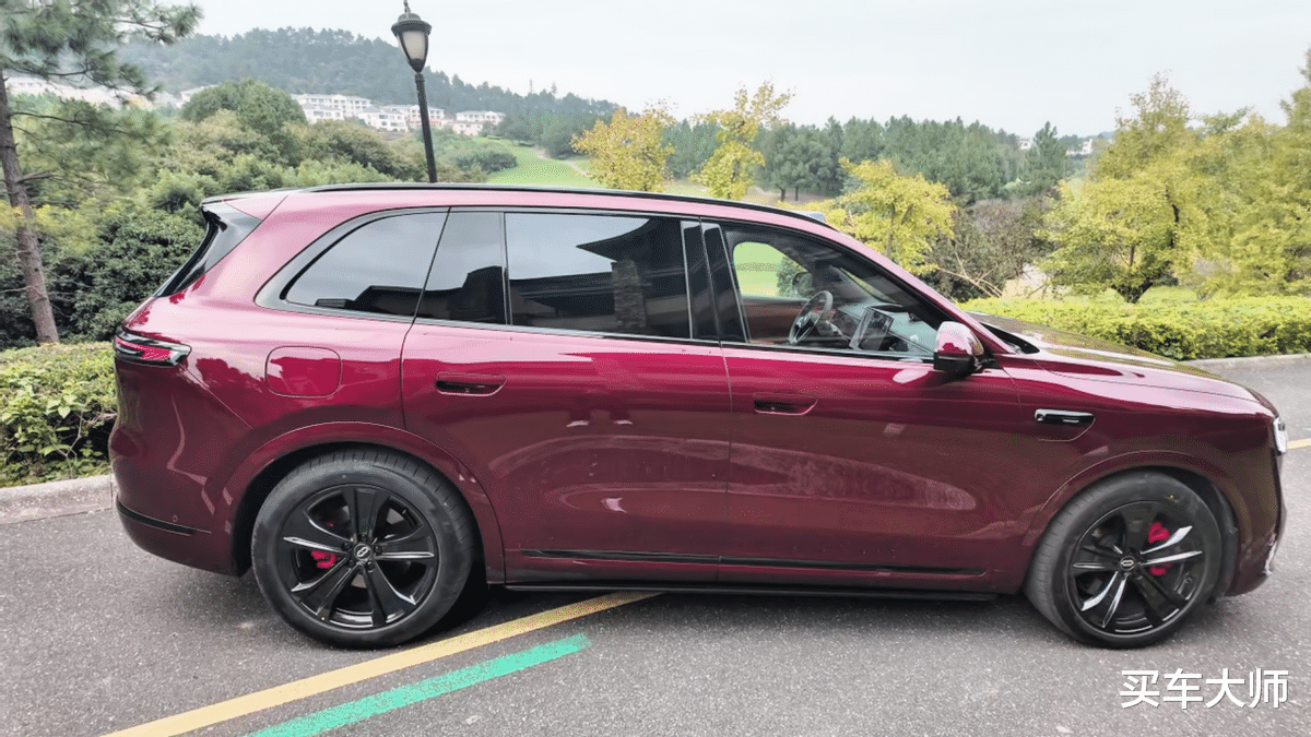 全新问界M7试驾:华为智驾秒变老司机,1625km续航无焦虑