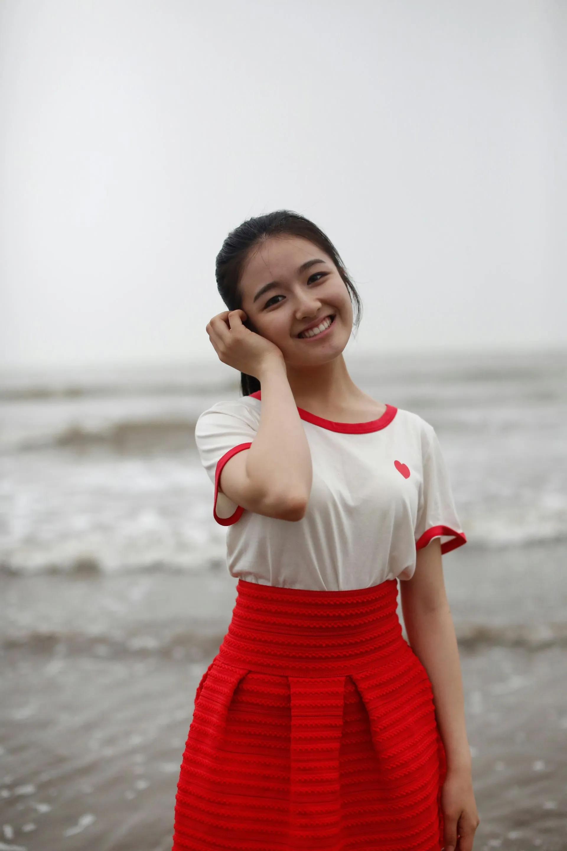 李兰迪早期海边素颜写真