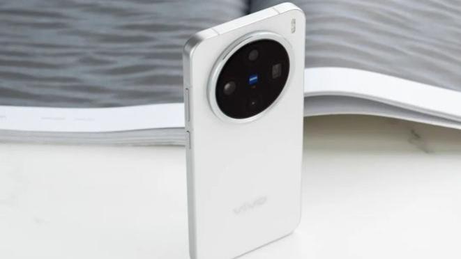 搭载天玑9300+芯，疑似vivo小直屏新机再曝光，暂命名S21 mini