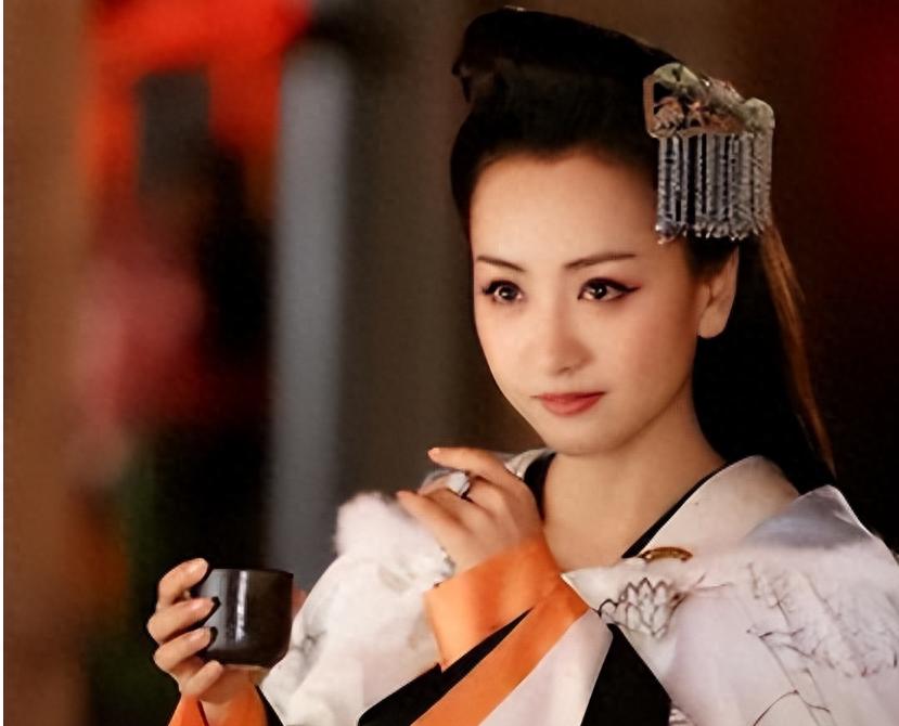 颜值与实力并存,演了11次女一号没红,44岁靠这部央视剧翻身!