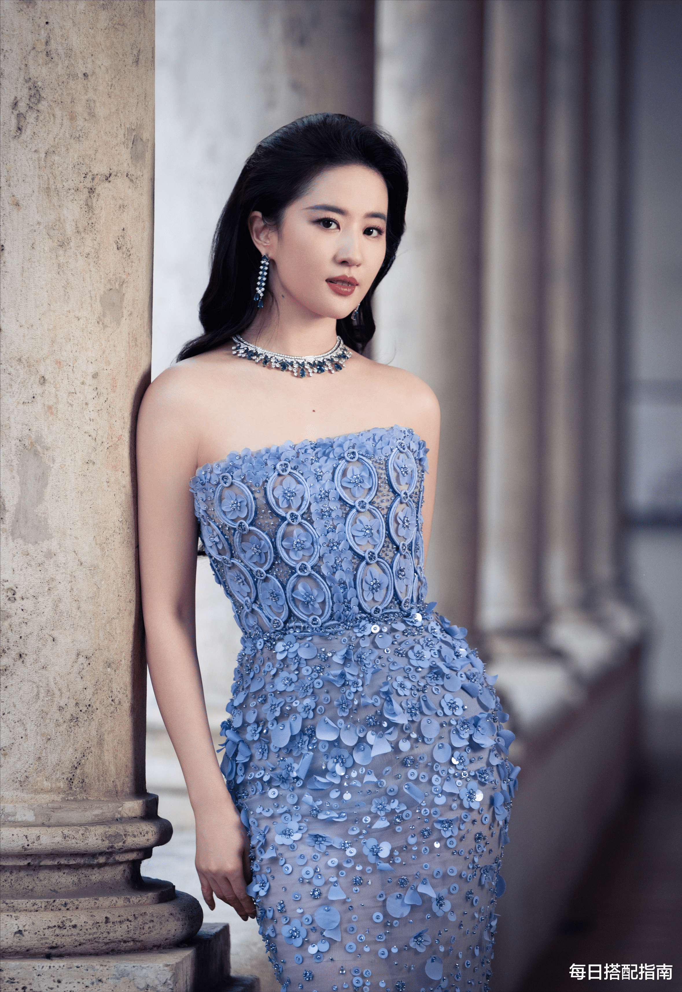 刘亦菲再演“人间仙子”,一袭紫色梦幻裙浪漫+高级感都拿捏住了