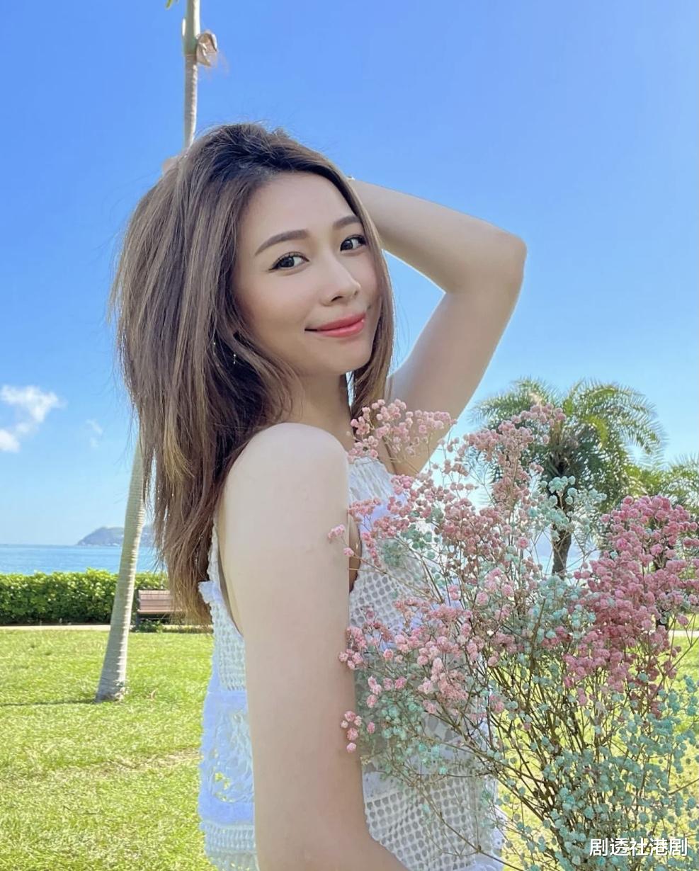 TVB离巢女星晒近况！接连为圈中好友庆生，年初秘密生三胎引关注