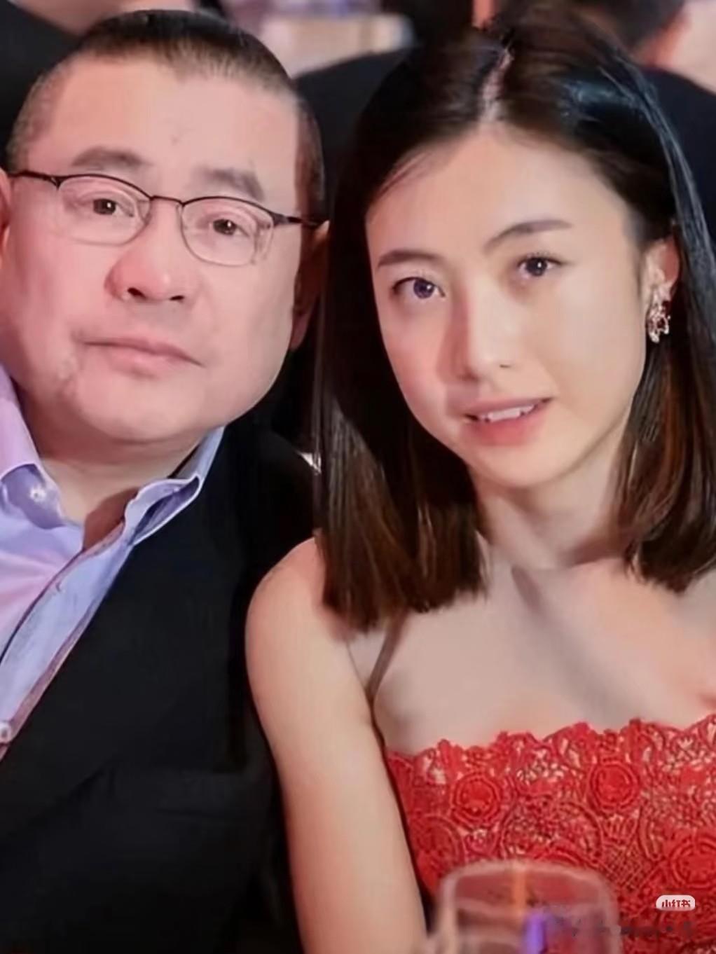 阔太甘比扎双马尾俏皮出镜，不用陪刘銮雄格外放松！少女像18岁