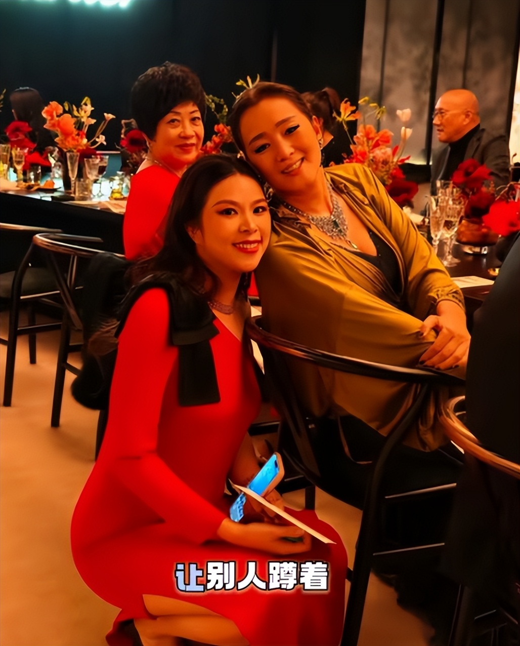 卡地亚红毯这一夜:巩俐脸怪,朱珠僵硬,娜扎枯瘦,她却美出天界