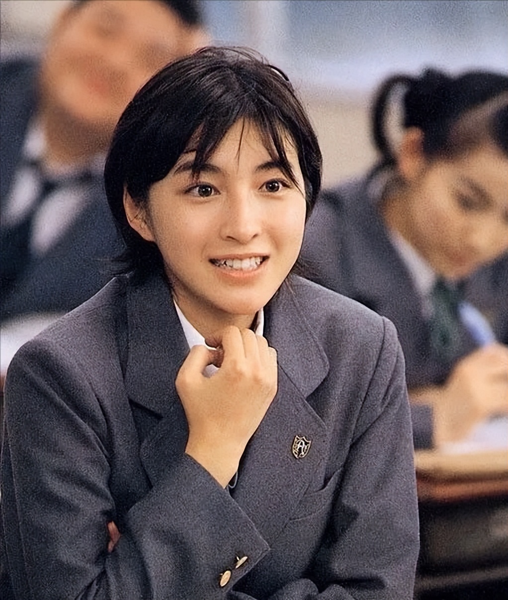 三天曝出4个瓜,患病、去世、塌房、下跪,娱乐圈又乱了?