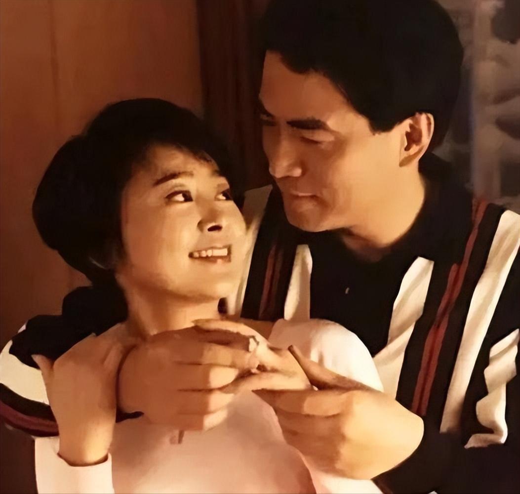 张瑜现状：68岁无儿无女，一人独居，与74岁前夫张建亚处境差别大