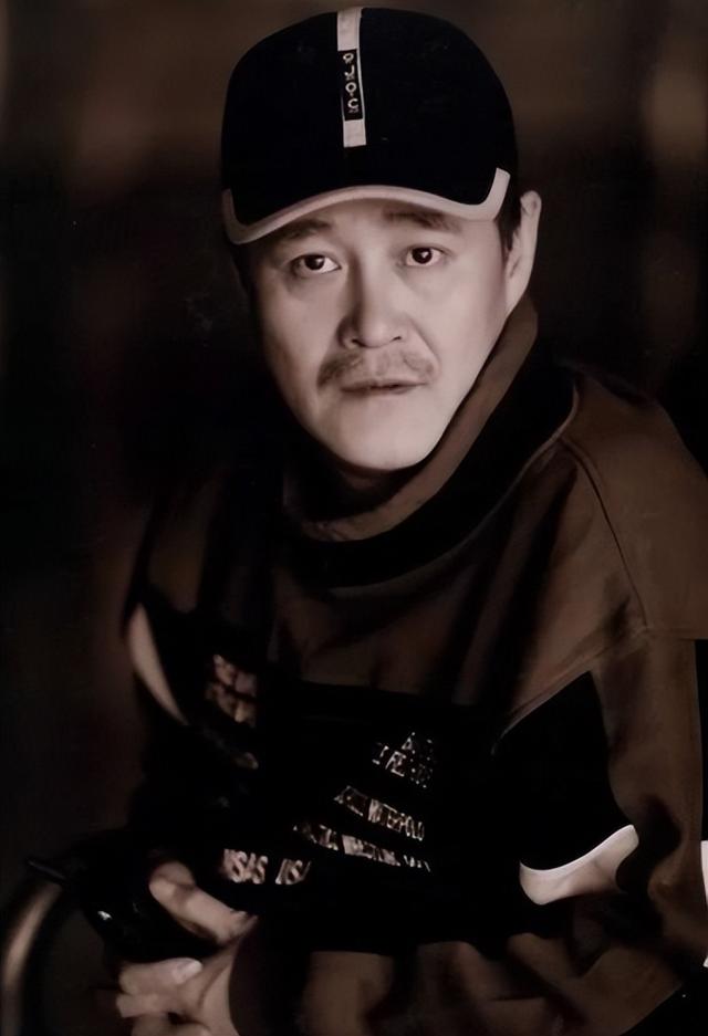 恶心一幕出现！网传赵本山抢救无效去世，灵堂照片曝光，AI已回应