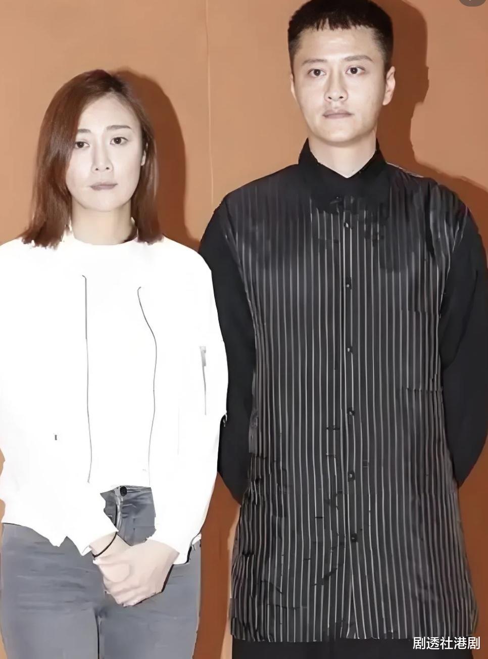 TVB离巢小生晒近况!身材圆润不少,穿破洞T恤逛街被指经济有问题