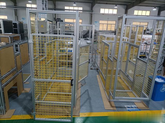 为何铝型材围栏成为工业防护新标杆